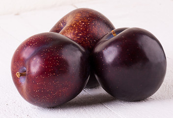 Image showing Fresh ripe red plums