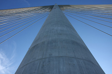 Image showing Brydge pylon