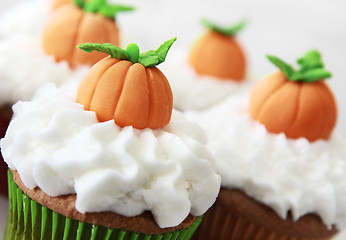 Image showing Pumpkin spice cupcakes