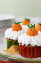 Image showing Pumpkin spice cupcakes