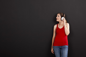 Image showing Woman listen music