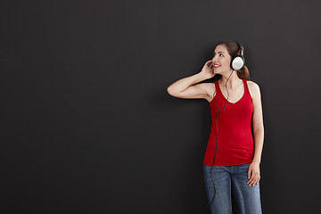 Image showing Woman listen music