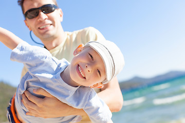 Image showing family at the beach