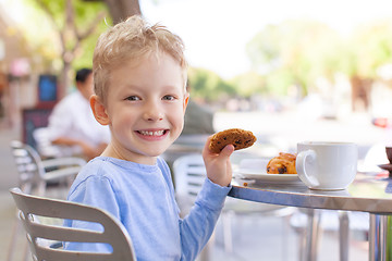 Image showing kid in cafe