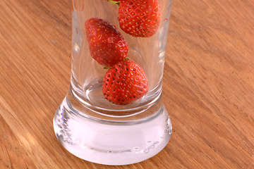 Image showing Fresh strawberry fruit in a glass dish