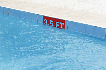 Image showing 3,5 ft sign at a swimming pool