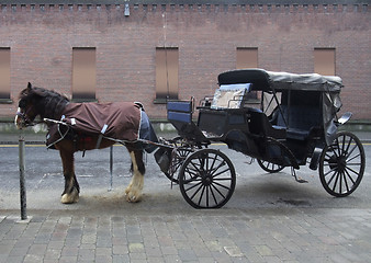 Image showing horse-drawn carriage in Dublin