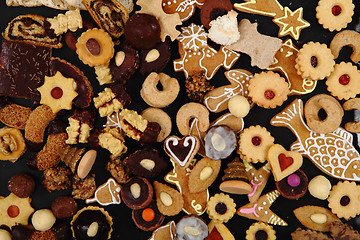 Image showing christmas cookies and desserts 