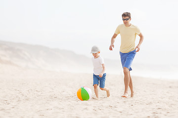 Image showing family at the beach