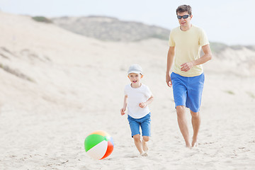 Image showing family at the beach