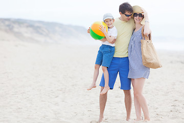 Image showing family at the beach