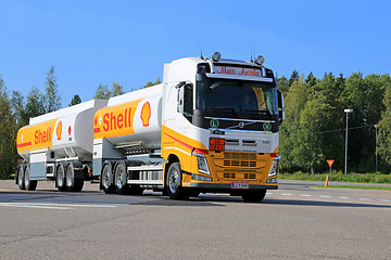 Image showing Shell Fuel Truck