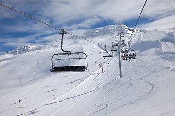 Image showing Skiing