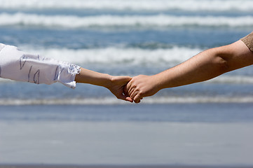 Image showing Honeymooners hands