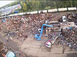 Image showing Lifting equipment works on scrap metal