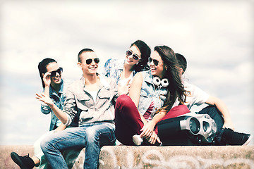 Image showing group of teenagers hanging out