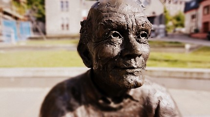 Image showing Bronze grandpa monument