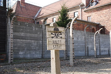 Image showing HALT! (Auschwitz I)