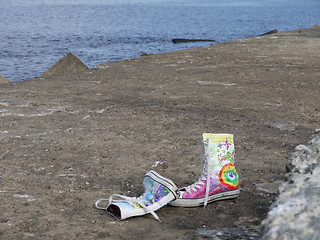 Image showing Shoes on the ground