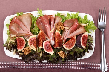 Image showing Salad with prosciutto