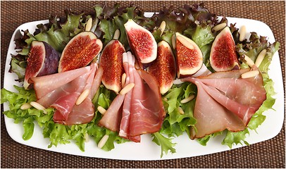 Image showing Salad with prosciutto