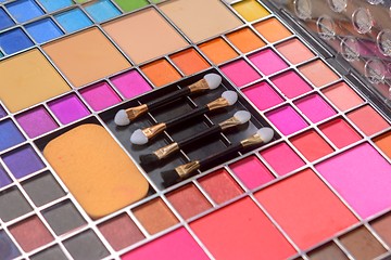 Image showing Colorful eye shadows palette