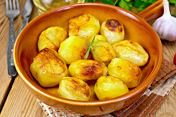 Image showing Potatoes fried in ceramic pan