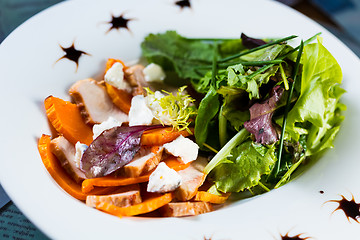 Image showing Hot chicken and fresh vegetables