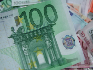 Image showing 100 euros