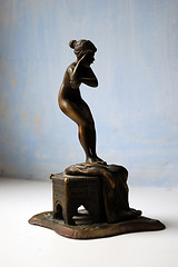 Image showing bronze statuette nyu