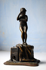 Image showing bronze statuette nyu