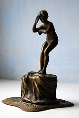 Image showing bronze statuette nyu