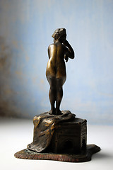 Image showing bronze statuette nyu