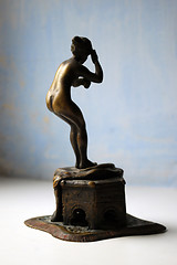 Image showing bronze statuette nyu