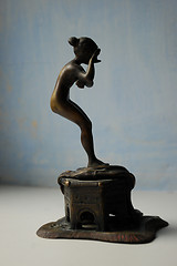 Image showing bronze statuette nyu