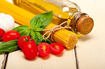 Image showing Italian spaghetti pasta tomato and basil