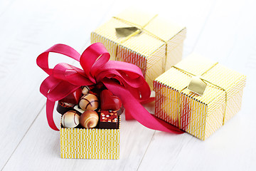 Image showing box of chocolates