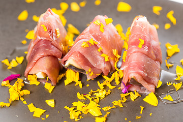 Image showing Slices of figs in Prosciutto