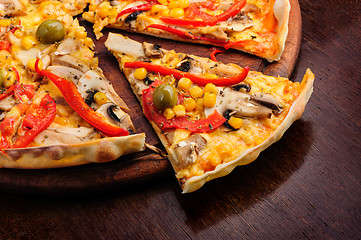 Image showing Pizza with Mozzarella, Mushrooms, Olives and Tomato Sauce