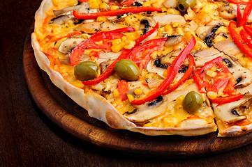 Image showing Pizza with Mozzarella, Mushrooms, Olives and Tomato Sauce