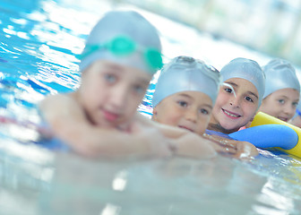 Image showing children group  at swimming pool