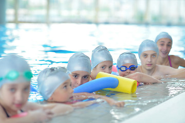 Image showing children group  at swimming pool