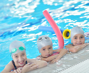 Image showing children group  at swimming pool