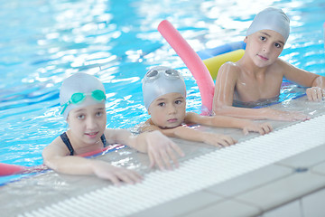 Image showing children group  at swimming pool