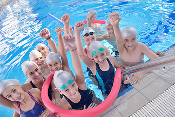 Image showing children group  at swimming pool