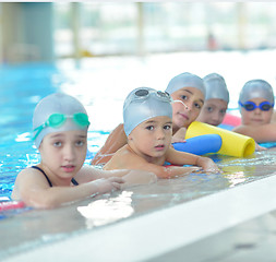 Image showing children group  at swimming pool