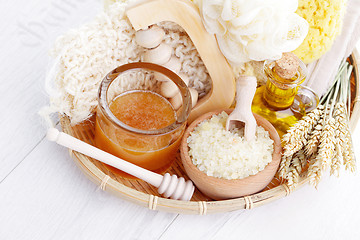 Image showing relaxing honey bath