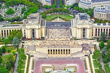 Image showing Trocadero gardens and the Palais de Chaillot