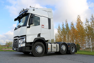 Image showing White Renault T Truck Tractor 