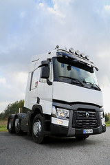 Image showing Renault Truck Tractor T480 Parked on a Yard